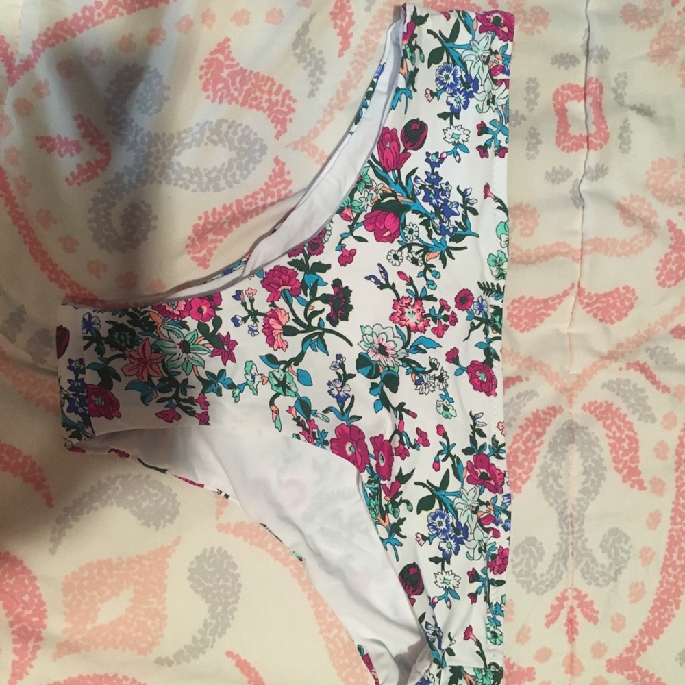 Bathingsuits - Picture 5 of 5